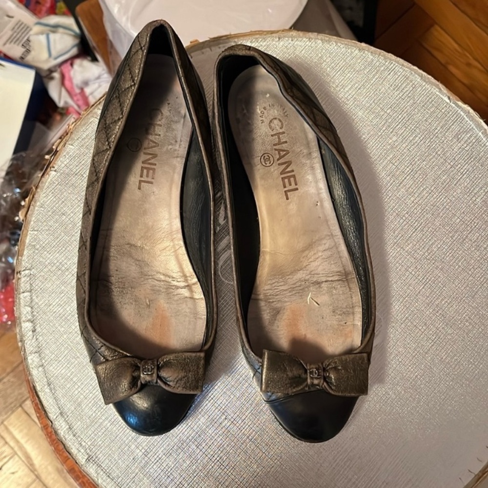Chanel Black and Gold Women's Flats